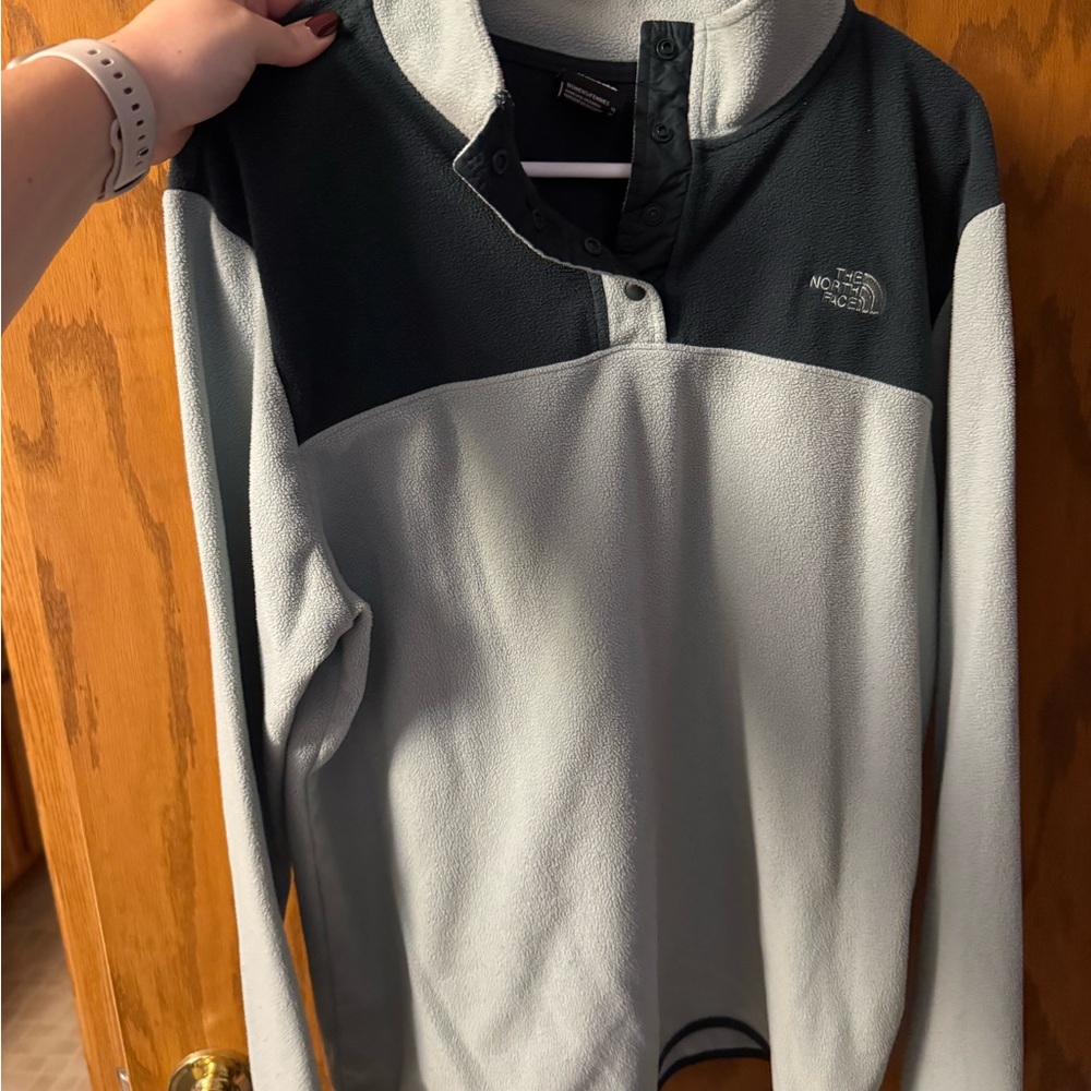 The North Face Women's 1/4 Button Jacket